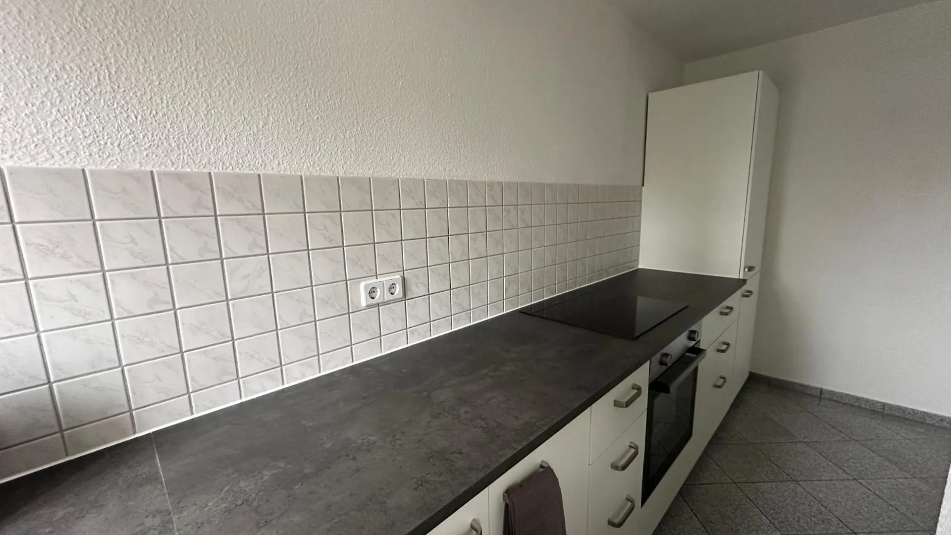 Modernes Familienapartment Mit Parkplatz Nahe Grosser Garten Dresden 0*,  Germany