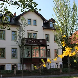 Apartment Traumhafte Etagenwohnung In Günderzeitvilla, Dresden