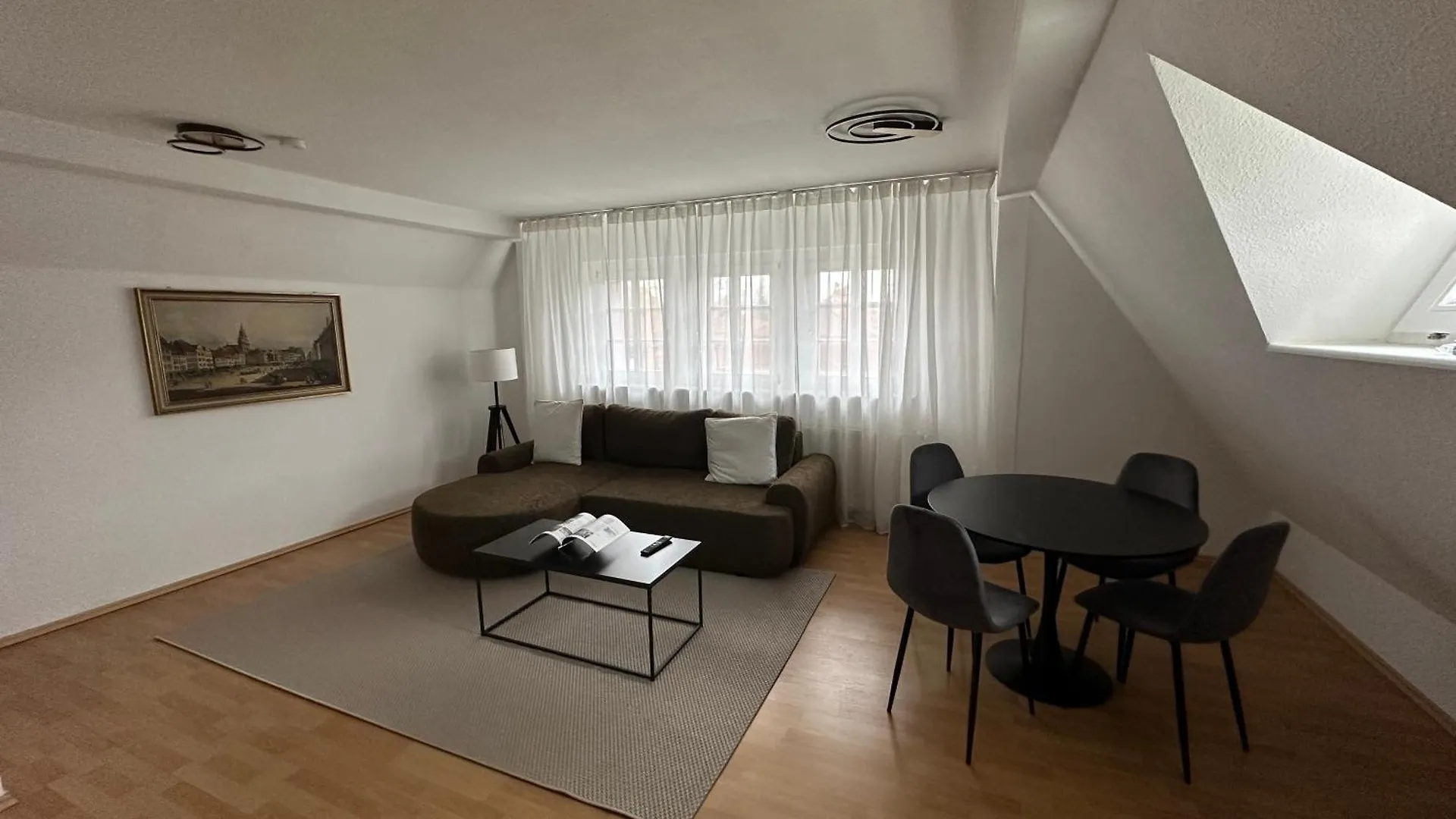 Modernes Familienapartment Mit Parkplatz Nahe Grosser Garten Dresden